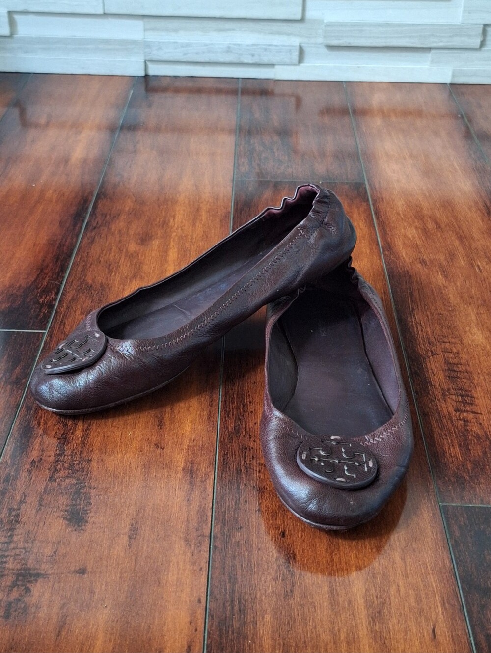 Tory Burch Reva Ballet Flats Brown Leather Logo Medallion Women's US 9.5 EU 41